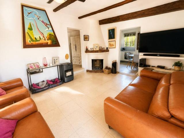 Casa en venta en Estepona, Las Lomas. Casa rural a poca distancia a pie de la ciudad de Estepona y de la playa. Casas.