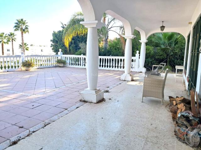 Casa en venta en Estepona, Paraiso Barronal. Villa Maria Ortega El Paraíso Medio New Golden Mile, Estepona. Casas.