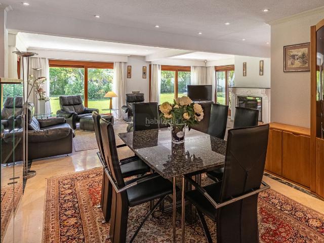 Casa en venta en Estepona, Parque Central. Casas.