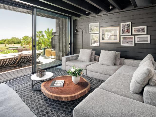 Casa en venta en Estepona, Valle Romano Golf. Exclusiva villa de lujo en primera línea de golf con vistas al mar en Valle Romano, Estepona. Casas.