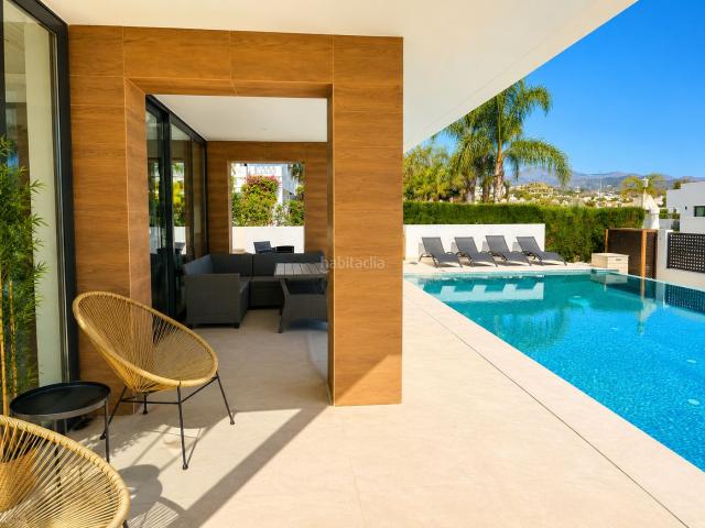 Casa en venta en Estepona, Valle Romano Golf. VILLA CONTEMPORÁNEA CON VISTAS ABIERTAS AL MAR VALLE ROMANO GOLF. Casas.