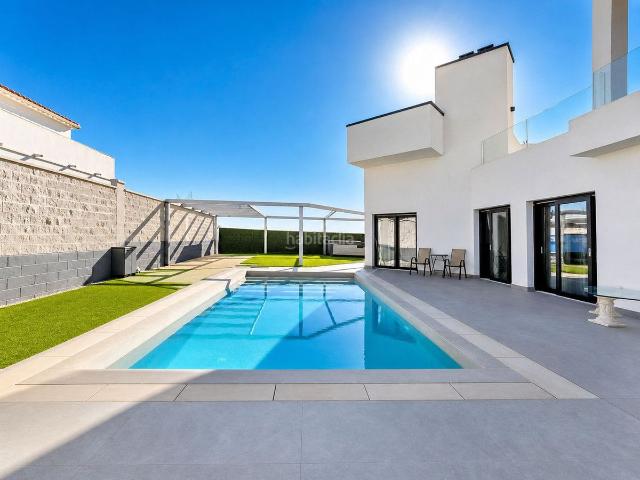 Casa en venta en Estepona, Zona Calvario. Casas.