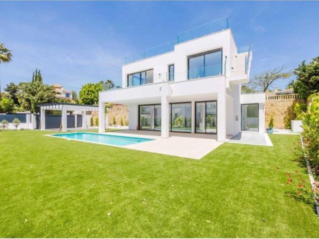 Casa en Venta en Estepona