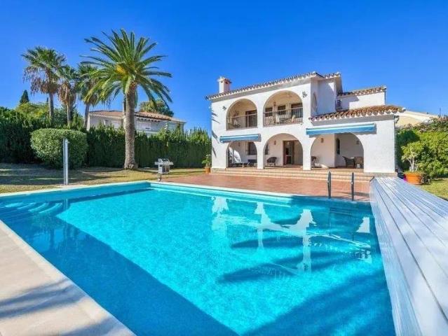 Casa en Venta en Estepona