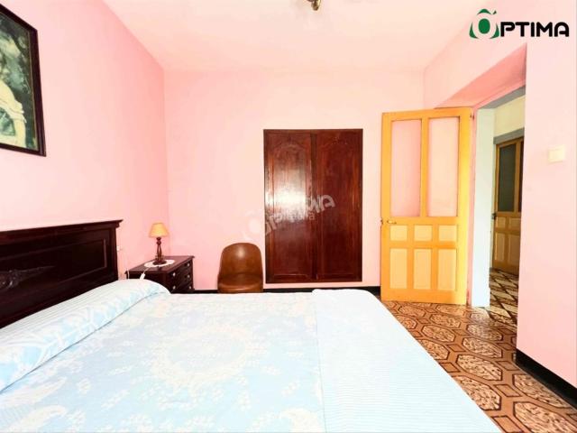 Casa en venta en Estrada A. Casa de piedra con encanto, con piscina y hórreo a 20 minutos de Santiago de Compostela. Casas Estrada.