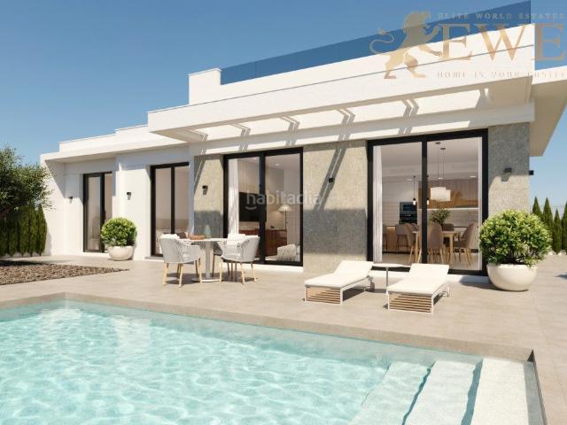 Casa en venta en Fuente Álamo de Murcia, Hacienda del Álamo Golf. Cómoda Villa con Piscina Privada y Vistas al Campo de Golf en Murcia. Casas Fuente Álamo de.
