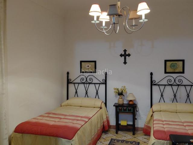Casa en venta en Fuente de Cantos. Casa tradicional de esquina a dos calles. Casas Fuente de.
