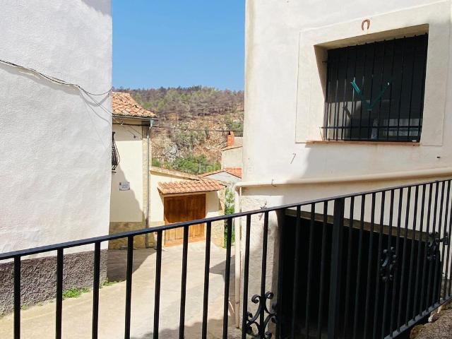 Casa en venta en Fuente la Reina. CASA PARA ENTRAR A VIVIR SIN NECESIDAD DE REFORMA. Casas Fuente la.