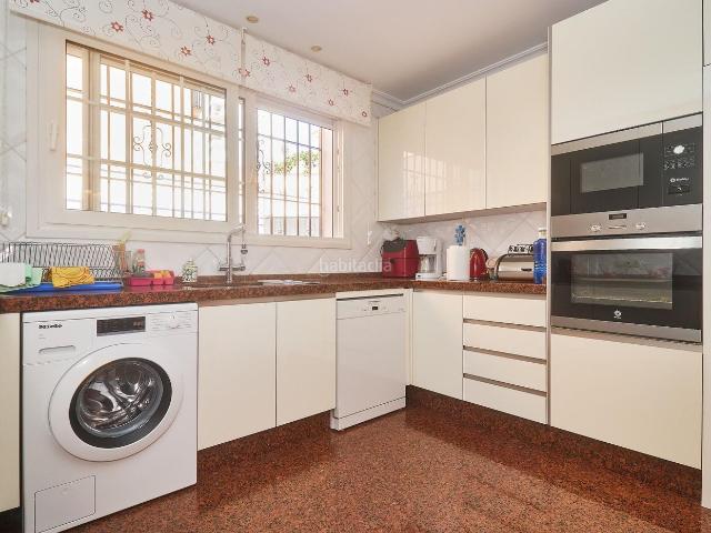 Casa en venta en Fuengirola, Castillo Sohail Myramar. Casa independiente de 5 dormitorios en Fuengirola. Casas.