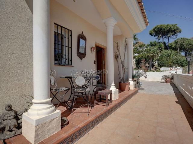Casa en venta en Fuengirola, Torreblanca del Sol. Villa de 4 dormitorios en venta en Torreblanca con vistas al mar y piscina Situada en la codiciada zona de Torreblanca, esta villa. Casas.
