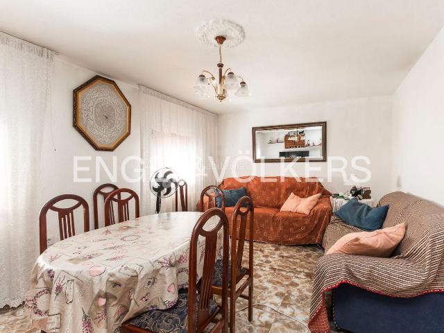 Casa en venta en Fuenlabrada, Centro. Gran casa unifamiliar con garaje en Fuenlabrada. Casas.
