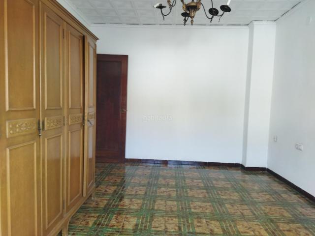 Casa en venta en Favara. Se vende edificio en Favara compuesto de 2 apartamentos en 2 plantas, local comercial en la planta baja y azotea en la parte super. Casas.