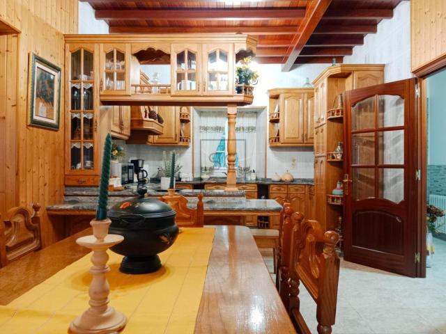 Casa adosada en venta en Fene. CASA EN EL CENTRO DE FENE CON TERRAZA EN FENE, FENE. Casas adosadas.