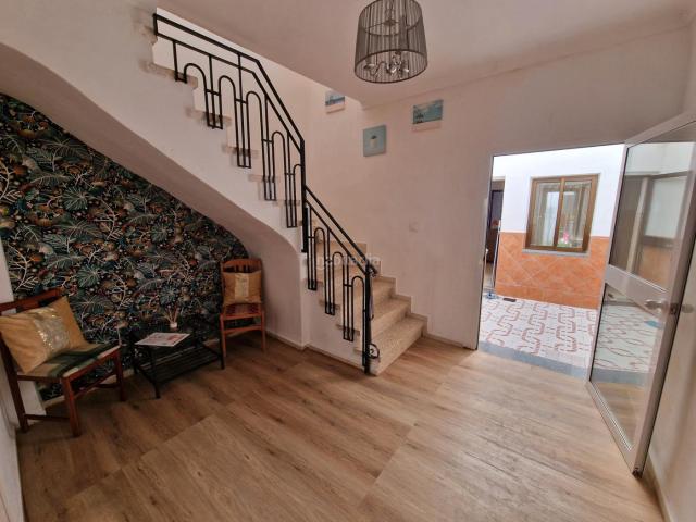 Casa en venta en Fernán Núñez. CASA PARA ENTRAR A VIVIR EN ZONA BAJA. Casas Fernán.