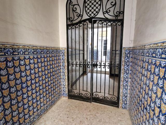 Casa en venta en Fernán Núñez. GRAN CASA EN EL CENTRO CON MÚLTIPLES POSIBILIDADES DE REFORMA. Casas Fernán.