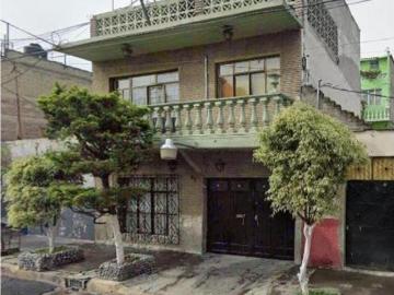 Casa en venta en Fernando Casas Aleman, Gustavo A. Madero, Ciudad de México