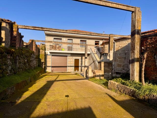 CASA EN VENTA EN FIESTRAS – XINZO DE LIMIA OURENSE