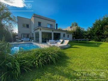 Casa en venta en Fincas de Hudson de 5 ambientes Hudson Berazategui