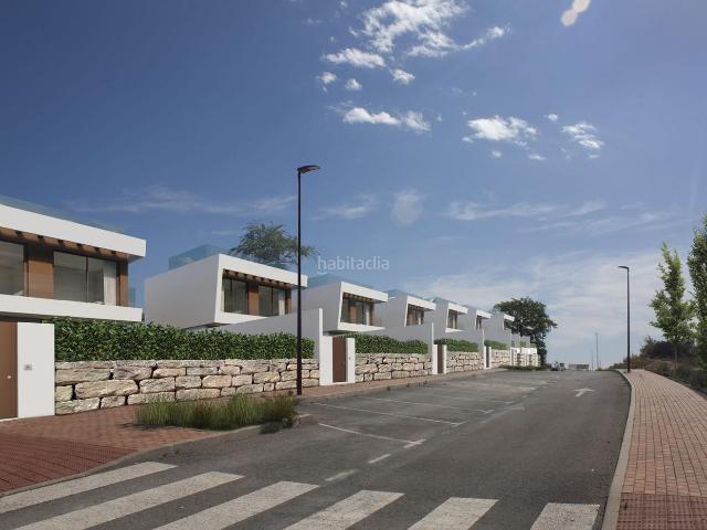 Casa en venta en Finestrat, Balcón de Finestrat Terra Marina. Ubicada en la encantadora localidad de Finestrat, esta exclusiva coleccioacuten de 7 viviendas independientes ofrece un entorno pr. Casas.