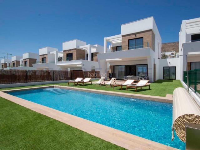 Casa en venta en Finestrat, Balcón de Finestrat Terra Marina. Villa de lujo con casa de invitados en Finestrat. Casas.