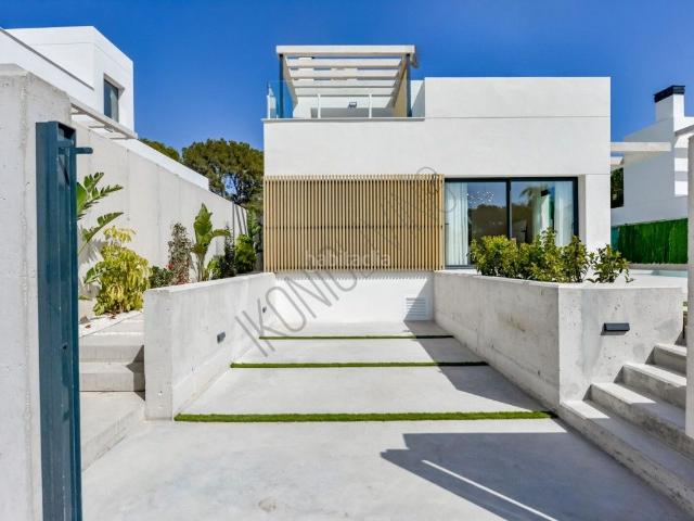 Casa en venta en Finestrat, Golf Bahía. Casas.