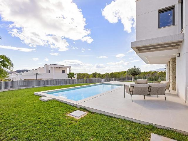 Casa en venta en Finestrat, Golf Bahía. Casas.