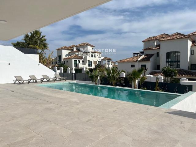 Casa en venta en Finestrat, Golf Bahía. Keystone Vende Villa en Finestrat 1.640.000. Casas.