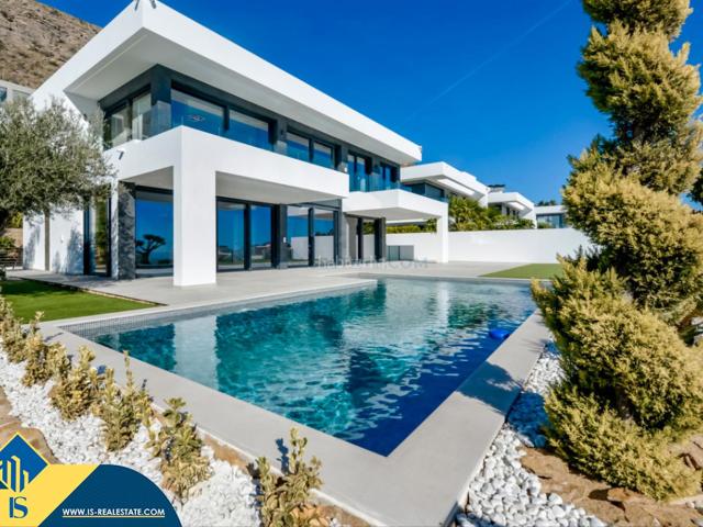 Casa en venta en Finestrat, Golf Bahía. Villa con piscina privada en construcción en Finestrat, provincia de Alicante. 7 habitaciones 998 m² 3 kilómetros del mar. Casas.