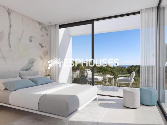 Casa en venta en Finestrat, Golf Bahía. Villa independiente de obra nueva con piscina privada en Sierra Cortina a 5 minutos de las playas de Benidorm. Casas.