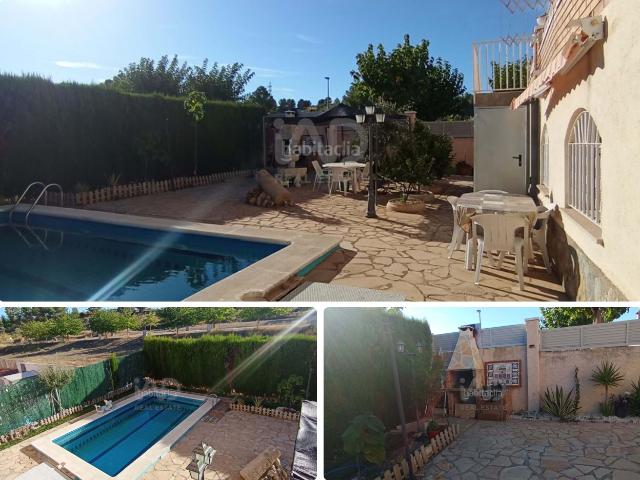 Casa en venta en Flix Costa Dorada. Casas.