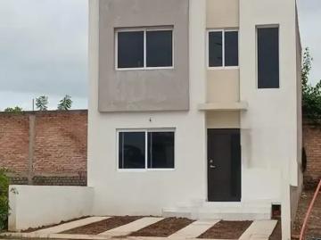Casa en Venta en Fraccionamiento Monarca en Tepic, Nayarit