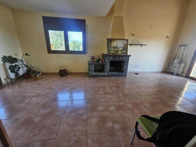 Casa en venta en Fogars de la Selva. FOGARS DE LA SELVA ENTRE HOSTALRIC Y TORDERA PRECIOSO Y AMPLIO CHALET EN VENTA CON PISCINA Y JARDÍN. Casas Fogars de la.