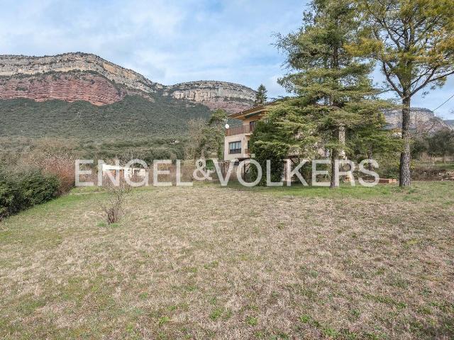 Casa en venta en Folgueroles. Casa en Vilanova de Sau con vistas únicas al pantano. Casas.