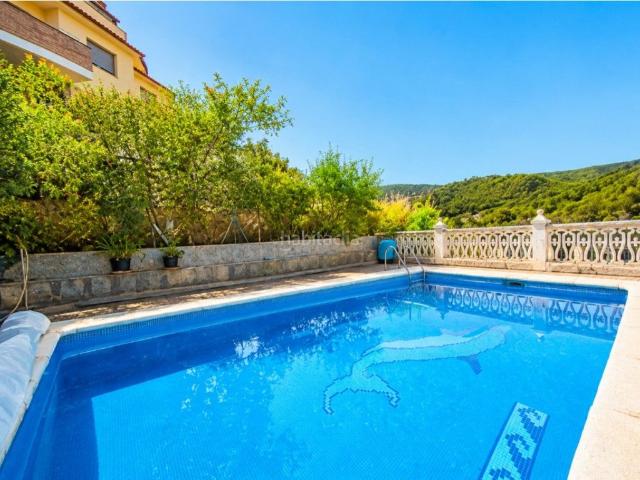 Casa en venta en Font rubí. CHALET INDEPENDIENTE EN ALT PENEDÈS, URBANIZACIÓN CAN CASTELLVI, FONTRUBI,CON PISCINA, HUERTO Y VISTAS PANORÁMICAS. Casas.