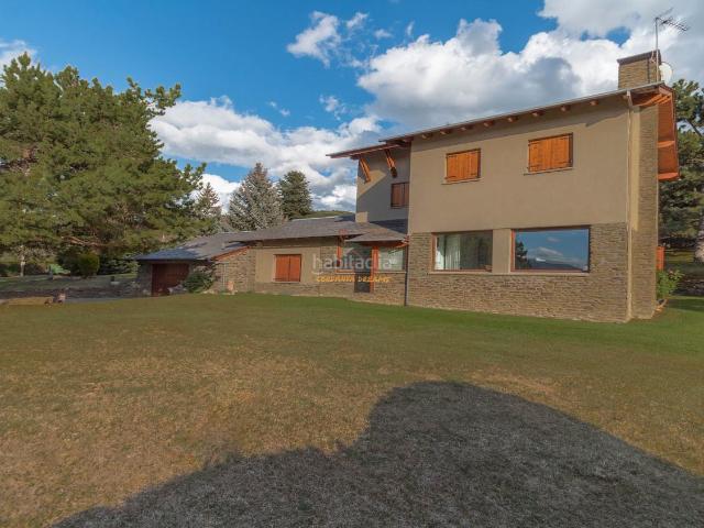 Casa en venta en Fontanals de Cerdanya. Casa con gran jardín. Casas Fontanals de.