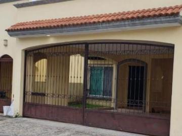 CASA EN VENTA EN FRACC. PUERTA REAL VILLA HERMOSA TABASCO AM