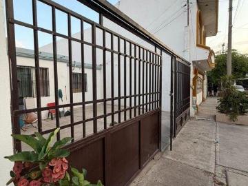 CASA EN VENTA EN FRACC. PASEO DE LOS ARCOS, CULIACAN, SINALOA
