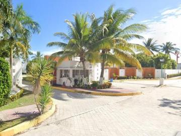 CASA EN VENTA EN FRACC VILLA MARINA CAMPECHE