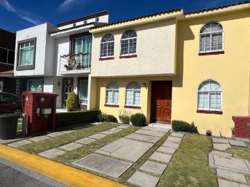 Casa en Venta en Fraccionamiento Valle de la Hacienda, Toluca