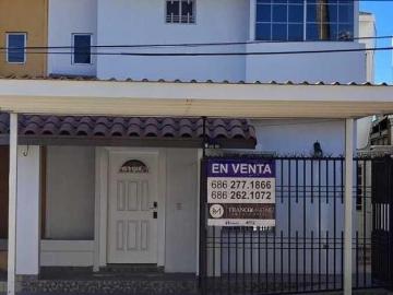 CASA EN VENTA EN FRACCIONAMIENTO VILLAS CALIFORNIA