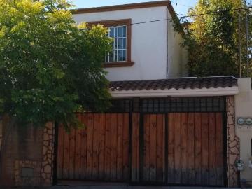 Casa en Venta en Fraccionamiento Balcones de la Aurora en calle cerrada