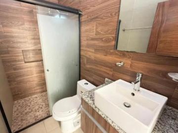 CASA EN VENTA EN FRACCIONAMIENTO BUGAMBILIAS ZAPOPAN JALISCO