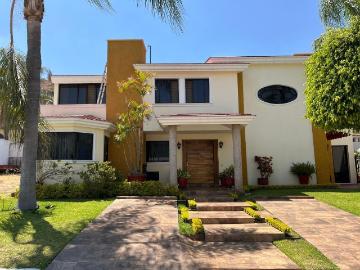 Casa en venta en Fraccionamiento Bugambilias, Cancún, Jalisco