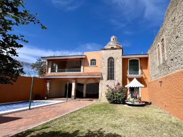 Casa con alberca a un costado de la Cima, Zapopan Norte