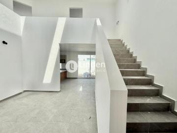 CASA EN VENTA EN FRACCIONAMIENTO FARASI, HARAS DEL BOSQUE