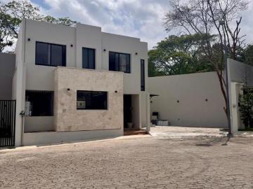 Casa en venta en Fraccionamiento Finca de las Ánimas Recámara en PB, diseño minimalista