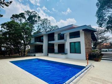 CASA EN VENTA EN FRACCIONAMIENTO FINCAS HARAS DEL BOSQUE