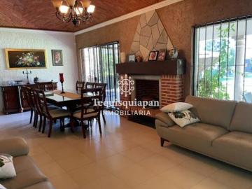 Casa en venta en fraccionamiento Granjas Residenciales