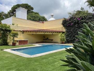 Casa en VENTA en Fraccionamiento Jardines de Ahuatepec vigilancia 24 hrs Cuernavaca Morelos