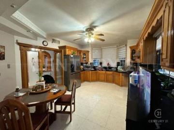 CASA EN VENTA EN FRACCIONAMIENTO LA CAÑADA, CHIHUAHUA CHIH